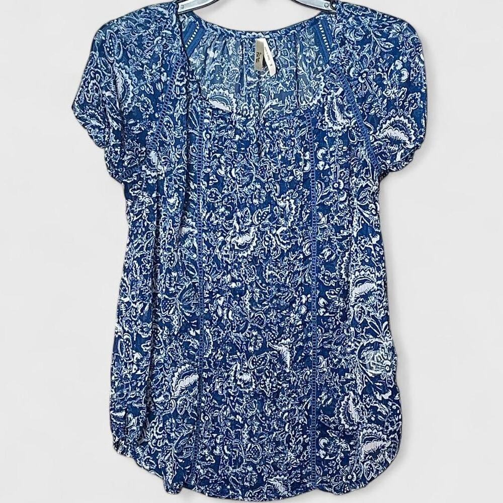 Truth NYC Blue White Paisley Embroidered Semi-Sheer Short Sleeve Blouse - Size M